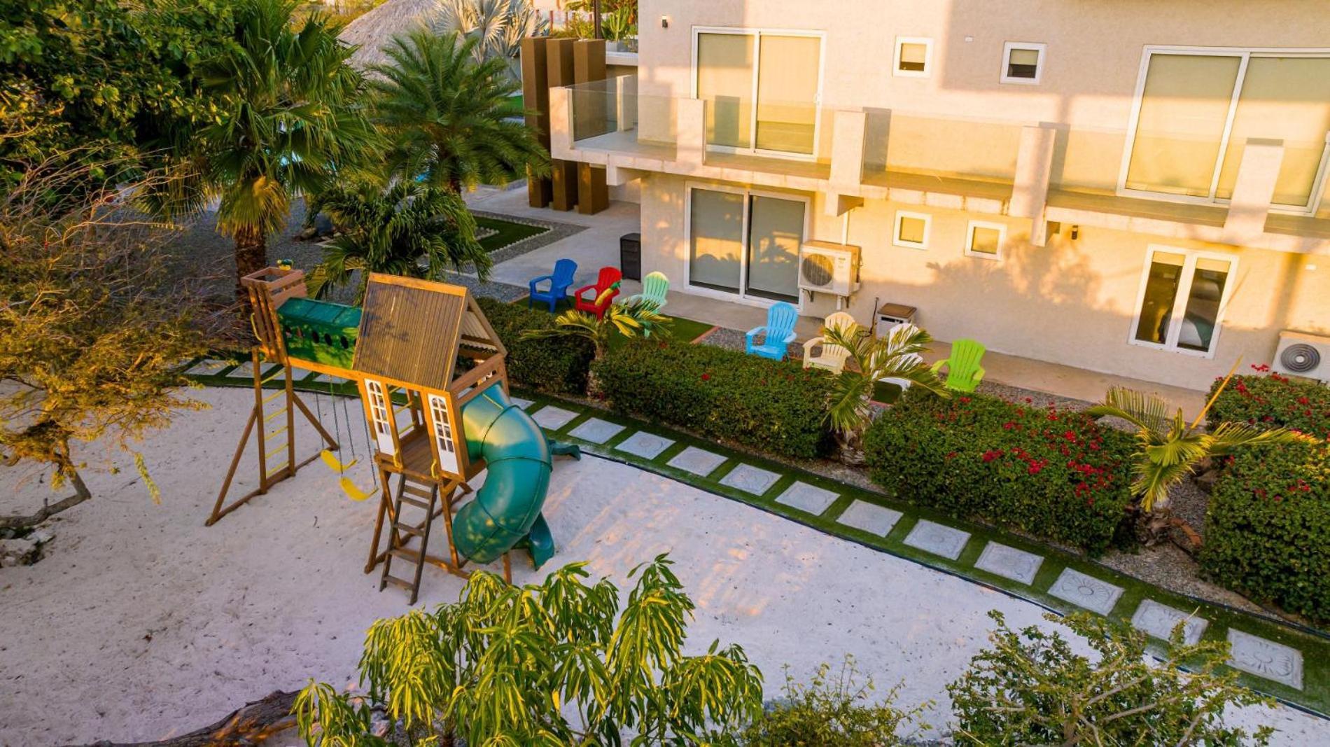 Koyari Modern Condos 9Br 7Ba Sleeps 26 W/ Pool And Roof Deck 팜비치 외부 사진