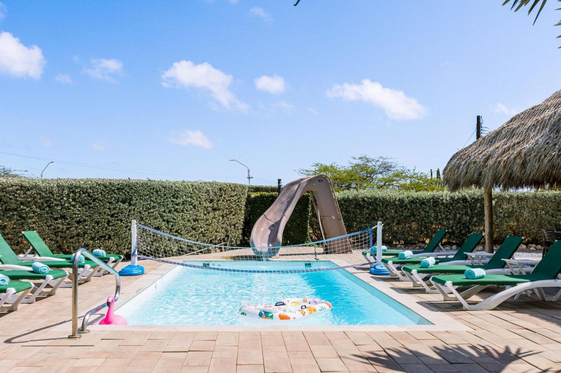 Koyari Modern Condos 9Br 7Ba Sleeps 26 W/ Pool And Roof Deck 팜비치 외부 사진