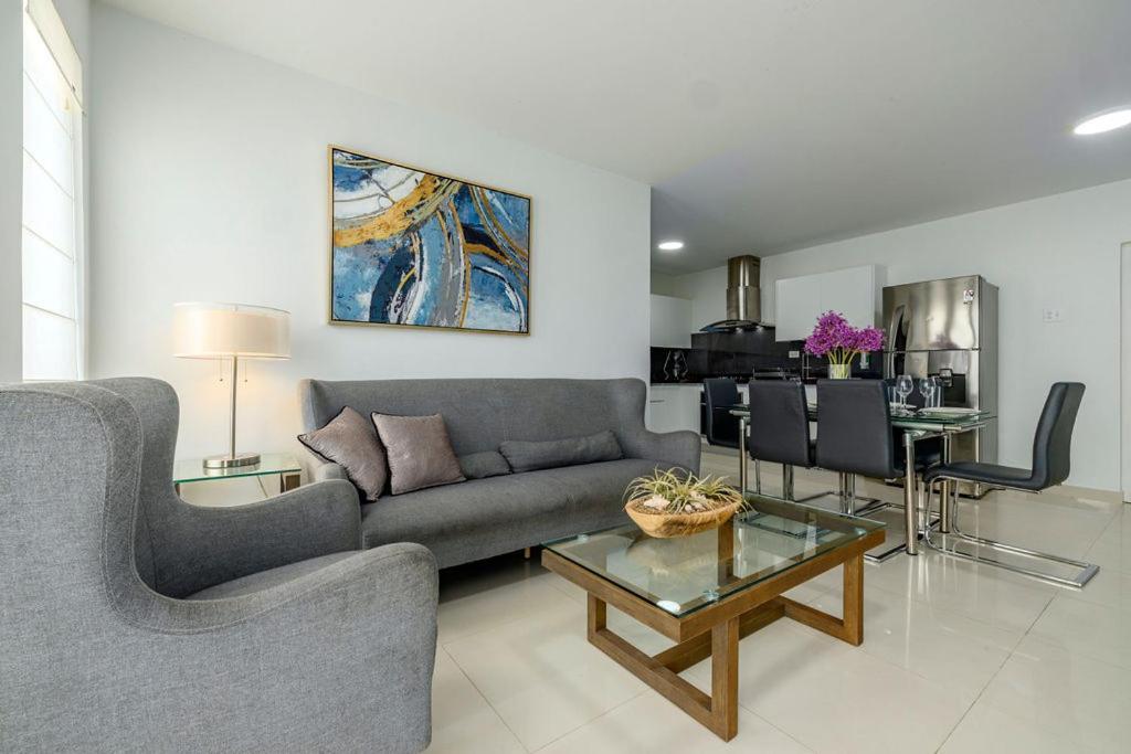 Koyari Modern Condos 9Br 7Ba Sleeps 26 W/ Pool And Roof Deck 팜비치 외부 사진