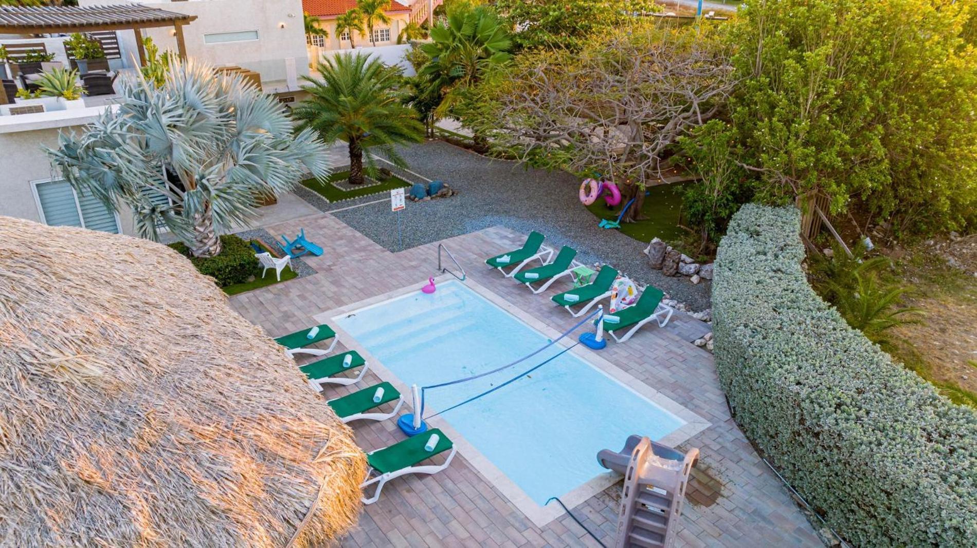 Koyari Modern Condos 9Br 7Ba Sleeps 26 W/ Pool And Roof Deck 팜비치 외부 사진