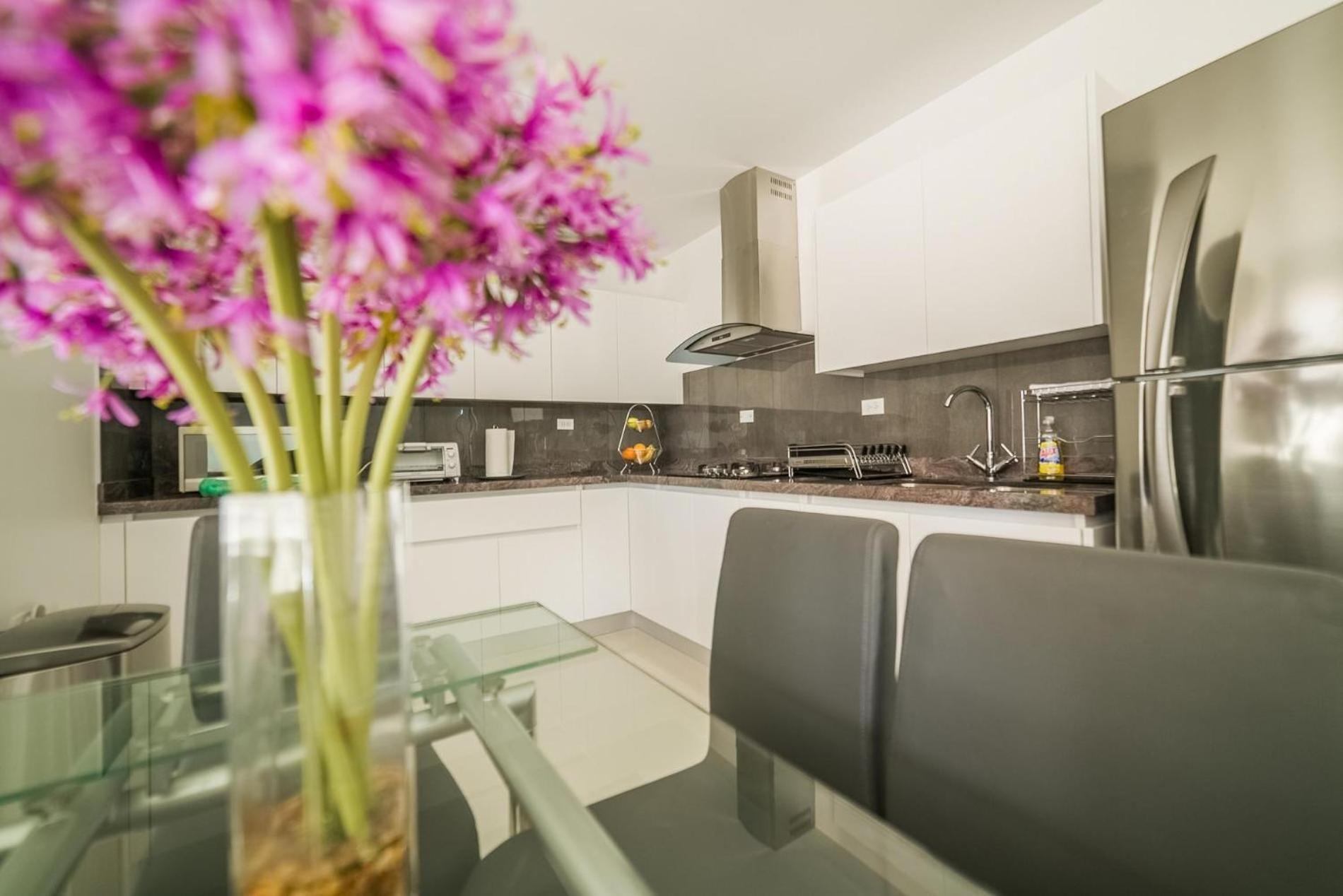 Koyari Modern Condos 9Br 7Ba Sleeps 26 W/ Pool And Roof Deck 팜비치 외부 사진