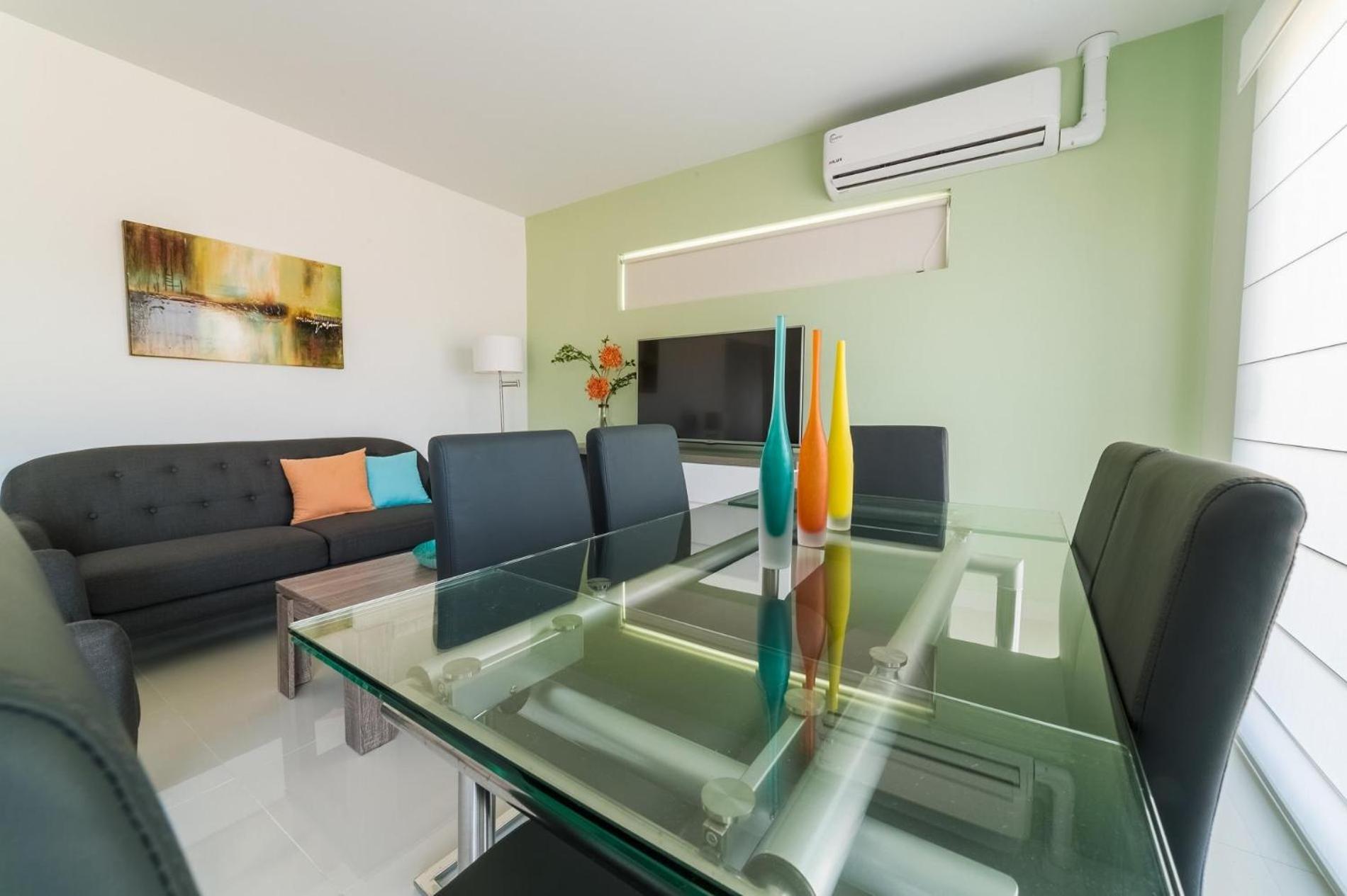 Koyari Modern Condos 9Br 7Ba Sleeps 26 W/ Pool And Roof Deck 팜비치 외부 사진
